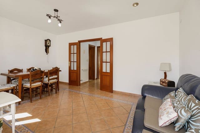5 chambre Villa/Maison Mitoyenne à vendre à Centro - Sagrario, Grenade ville avec garage - 550 000 € (Ref: 9916581)