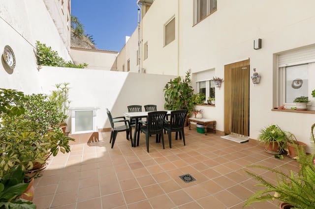5 chambre Villa/Maison Mitoyenne à vendre à Centro - Sagrario, Grenade ville avec garage - 550 000 € (Ref: 9916581)