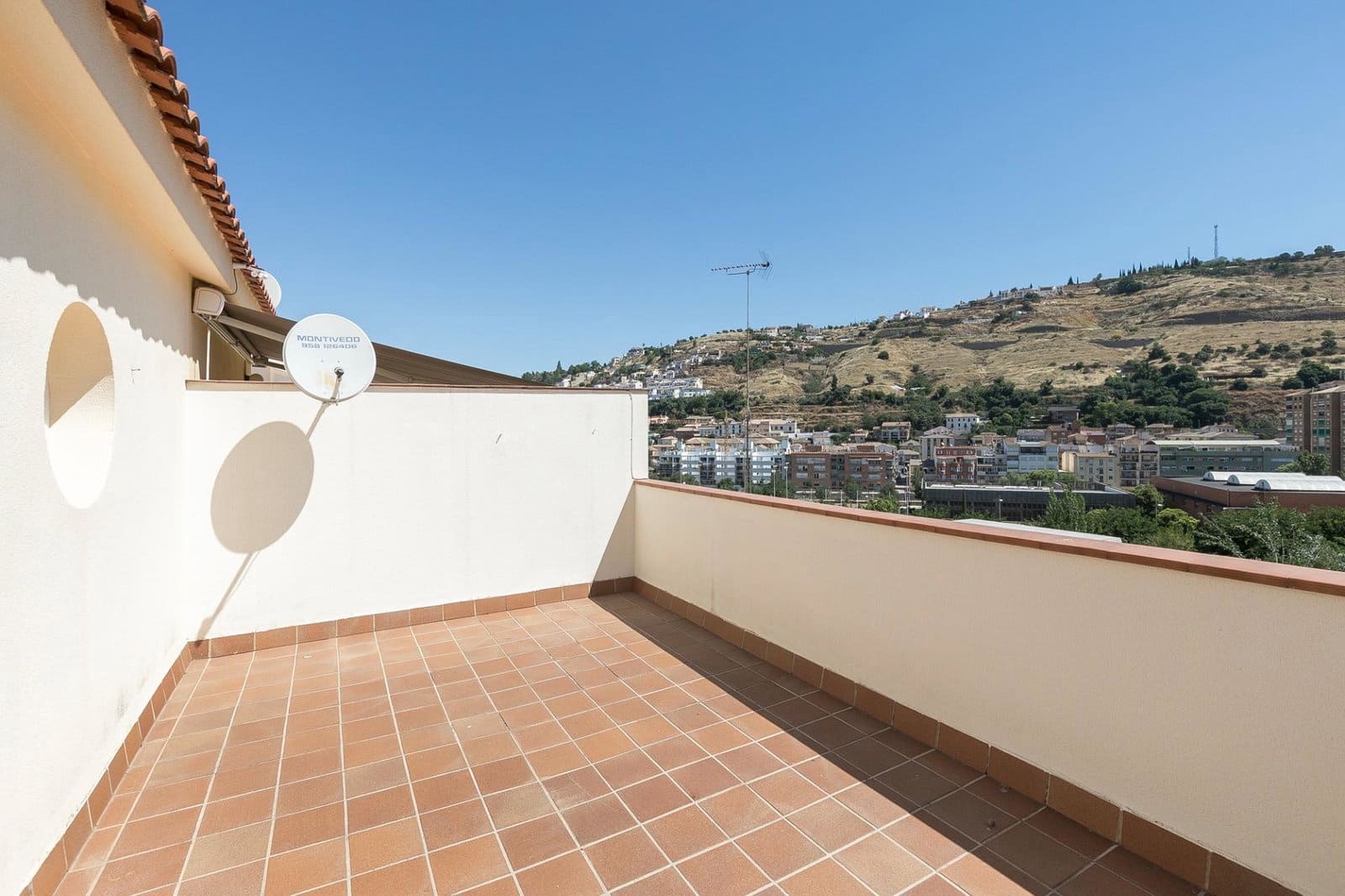 5 quarto Moradia em Banda para venda em Granada cidade com garagem - 505 000 € (Ref: 9916581)
