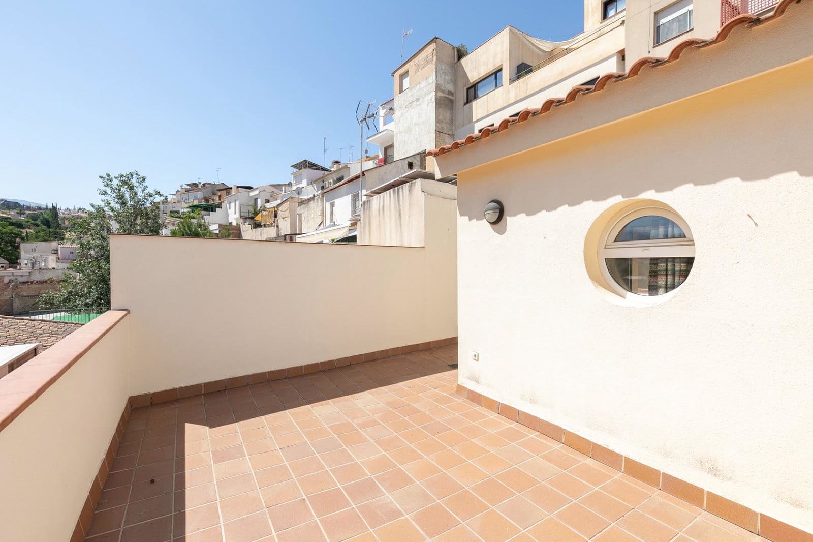 5 quarto Moradia em Banda para venda em Granada cidade com garagem - 505 000 € (Ref: 9916581)