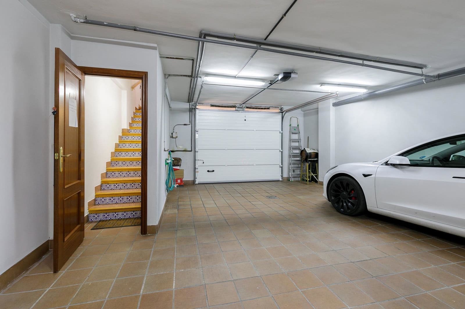 5 quarto Moradia em Banda para venda em Granada cidade com garagem - 505 000 € (Ref: 9916581)