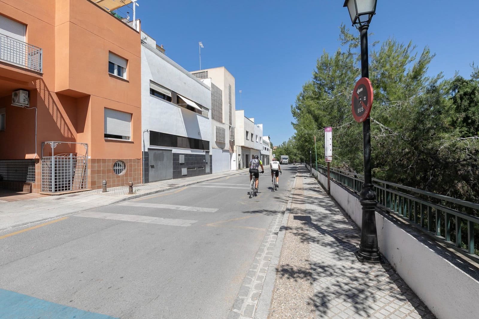 5 quarto Moradia em Banda para venda em Granada cidade com garagem - 505 000 € (Ref: 9916581)