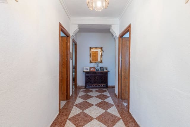 3 soverom Villa til salgs i La Zubia med garasje - € 250 000 (Ref: 9916582)
