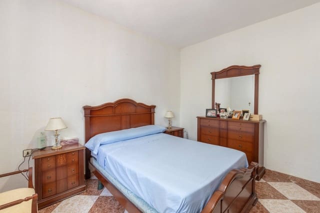 3 soverom Villa til salgs i La Zubia med garasje - € 250 000 (Ref: 9916582)