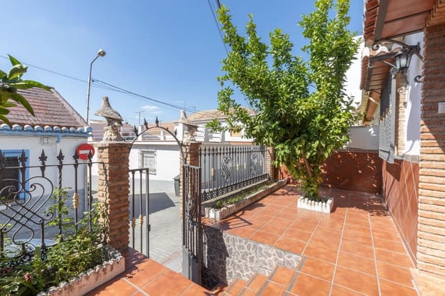 3 soverom Villa til salgs i La Zubia med garasje - € 250 000 (Ref: 9916582)