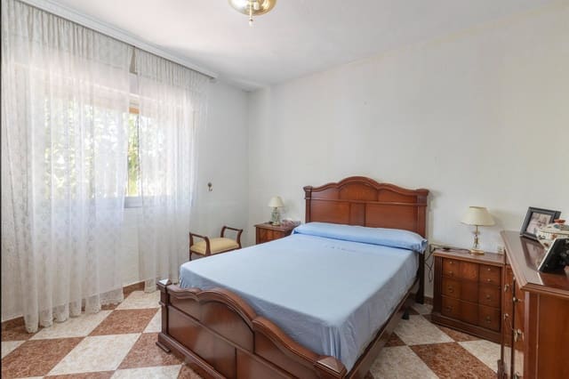 3 soverom Villa til salgs i La Zubia med garasje - € 250 000 (Ref: 9916582)