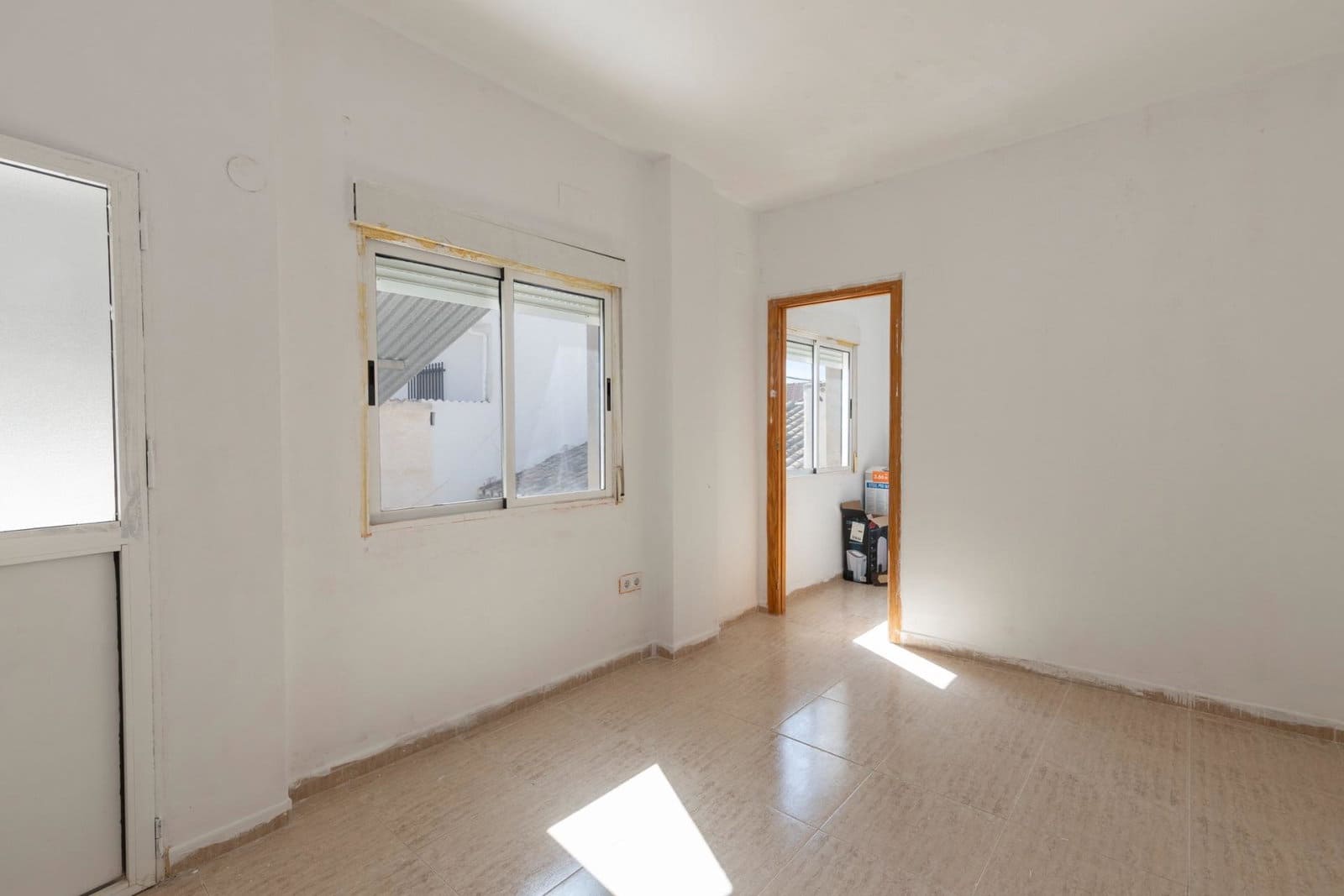 3 soveværelse Villa til salg i La Zubia med garage - € 239.000 (Ref: 9916582)