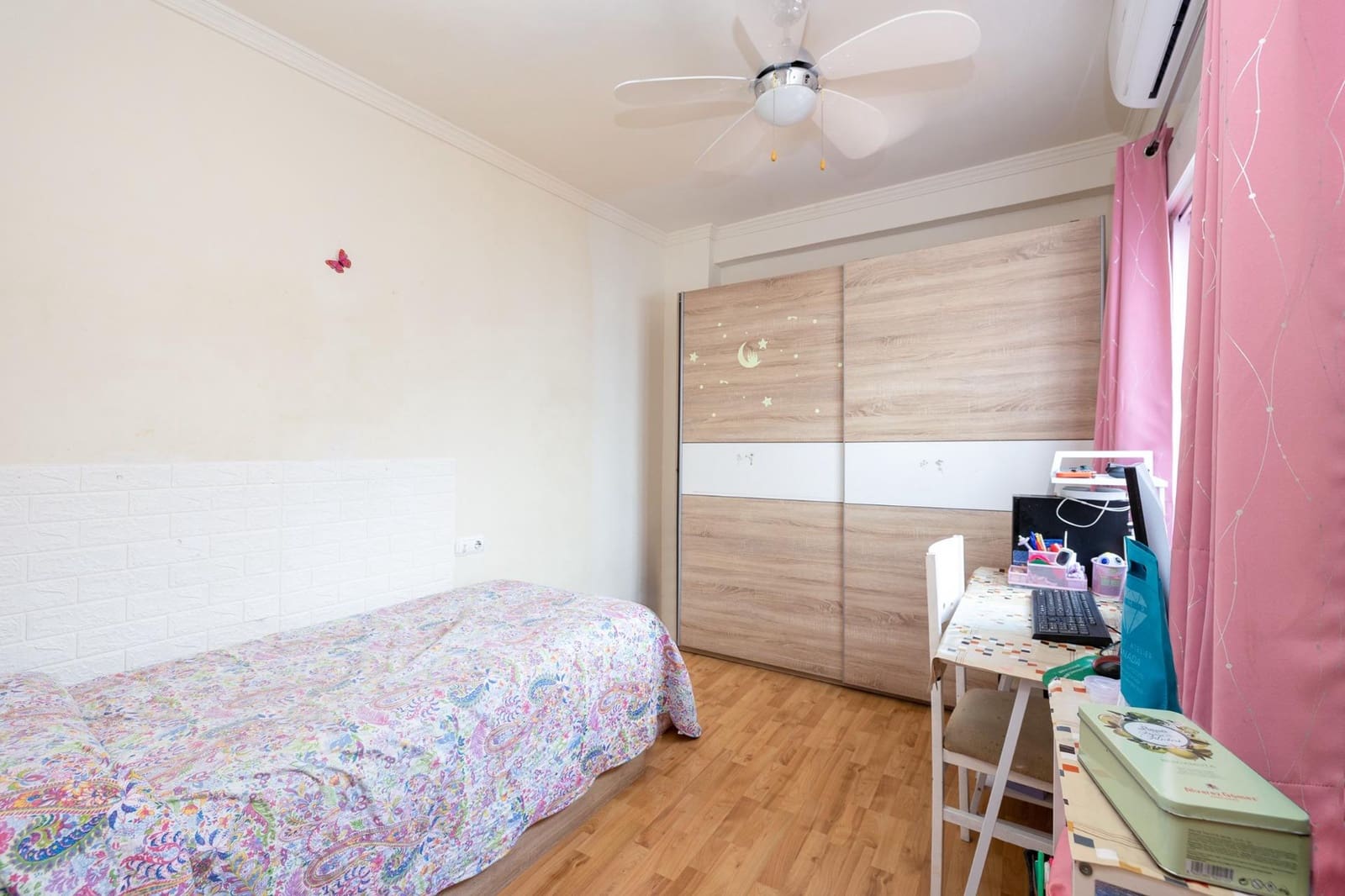 4 soveværelse Rækkehus til salg i Granada by med garage - € 300.000 (Ref: 9916583)