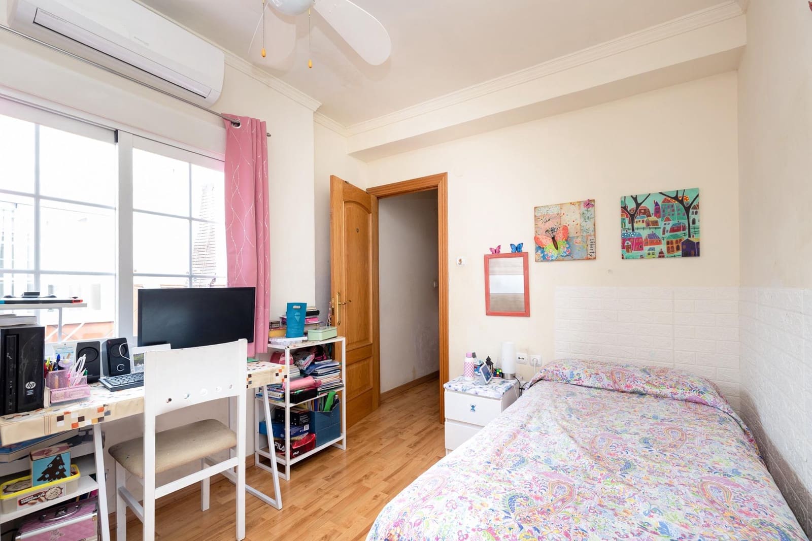 4 soveværelse Rækkehus til salg i Granada by med garage - € 300.000 (Ref: 9916583)