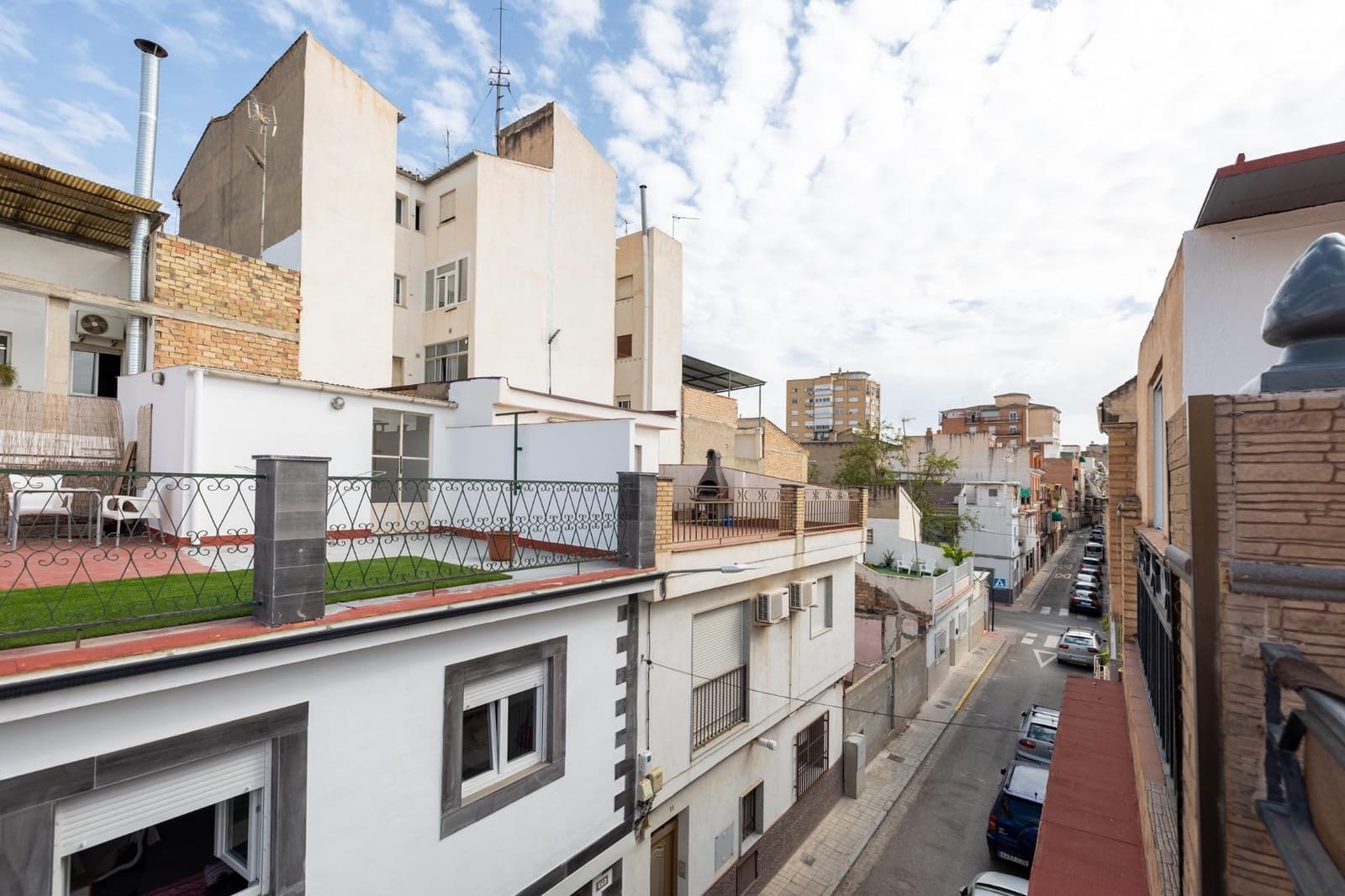 4 soveværelse Rækkehus til salg i Granada by med garage - € 300.000 (Ref: 9916583)
