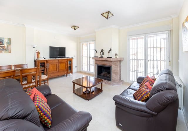 5 slaapkamer Villa te koop in Dílar met zwembad garage - € 390.000 (Ref: 9916585)