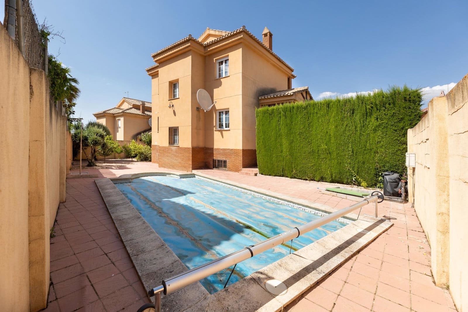 5 sovrum Villa till salu i Dilar med pool garage - 375 000 € (Ref: 9916585)