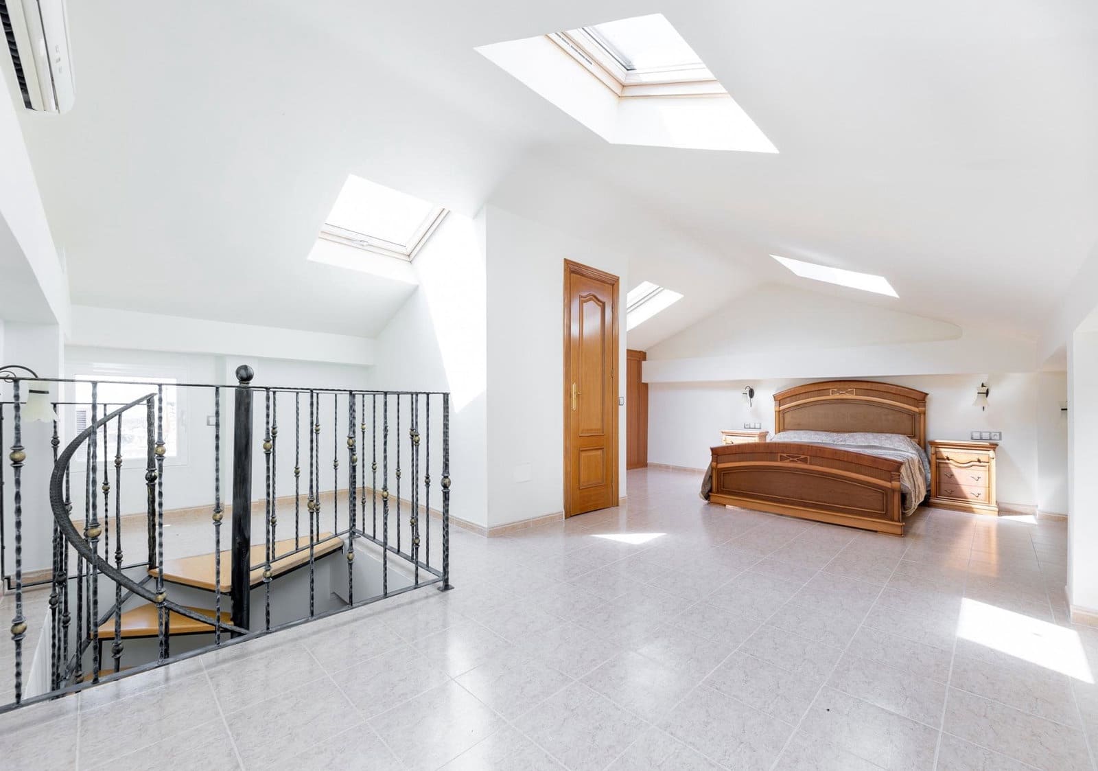 5 sovrum Villa till salu i Dilar med pool garage - 375 000 € (Ref: 9916585)