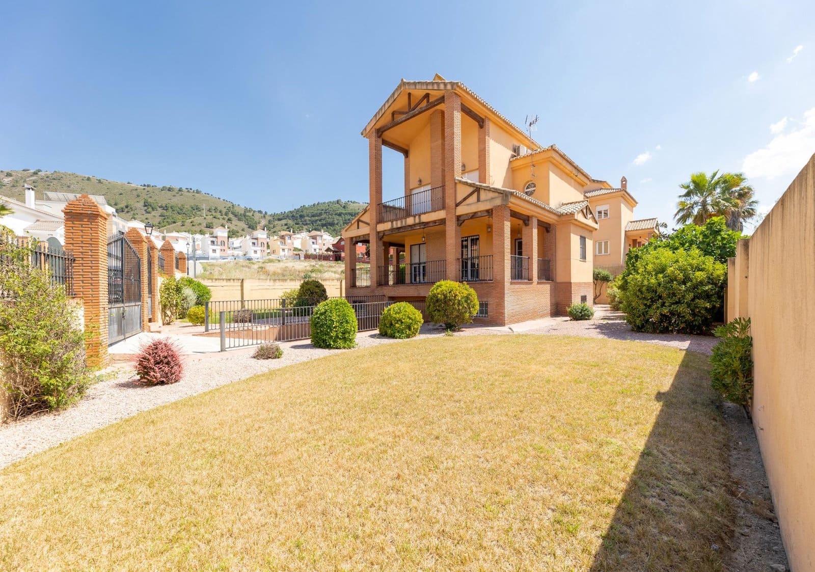 5 sovrum Villa till salu i Dilar med pool garage - 375 000 € (Ref: 9916585)