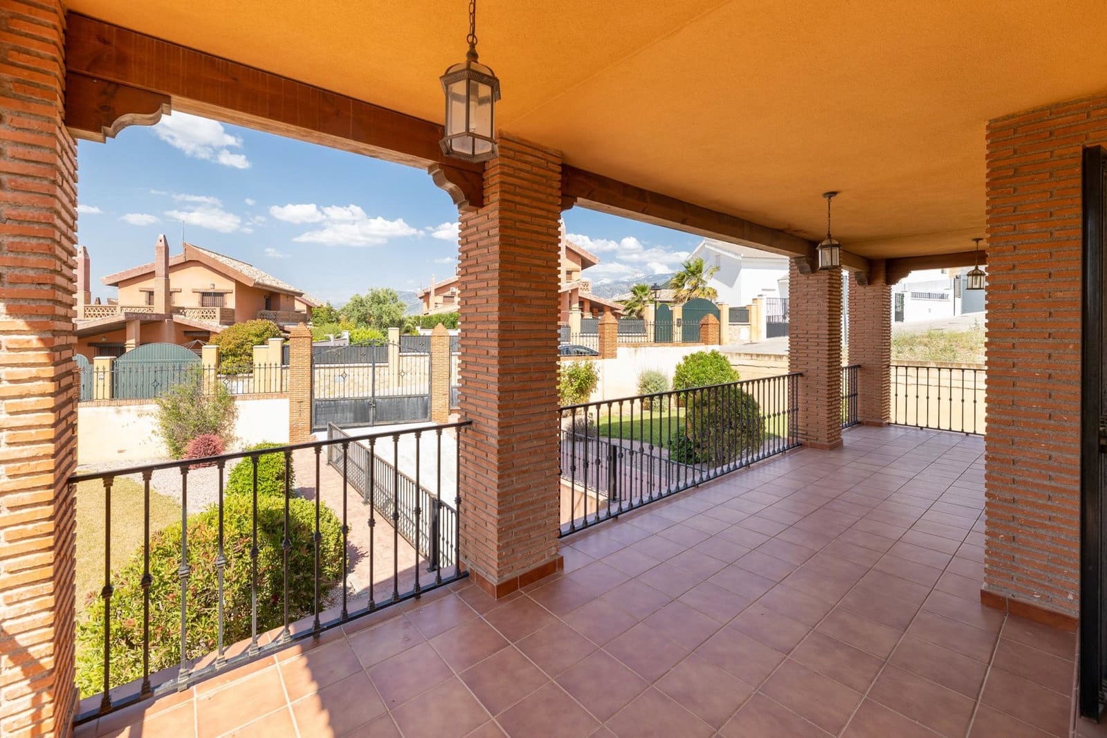 5 sovrum Villa till salu i Dilar med pool garage - 375 000 € (Ref: 9916585)