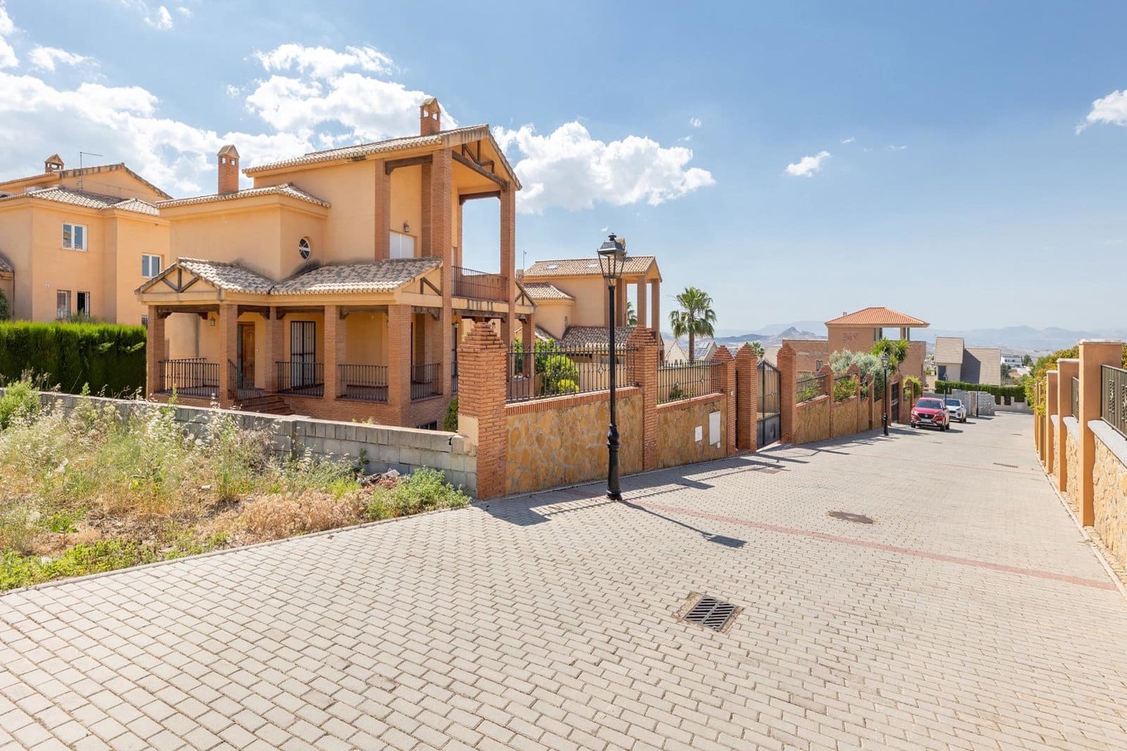 5 sovrum Villa till salu i Dilar med pool garage - 375 000 € (Ref: 9916585)