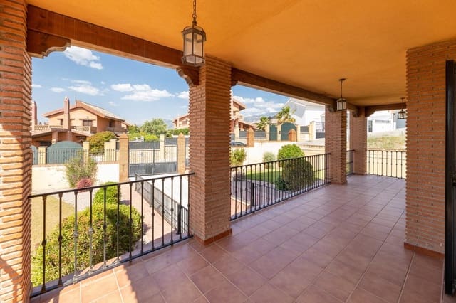 5 slaapkamer Villa te koop in Dílar met zwembad garage - € 390.000 (Ref: 9916585)