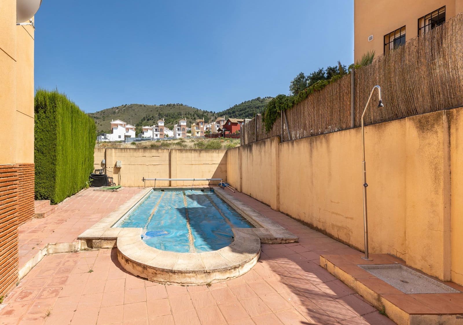 5 sovrum Villa till salu i Dilar med pool garage - 375 000 € (Ref: 9916585)