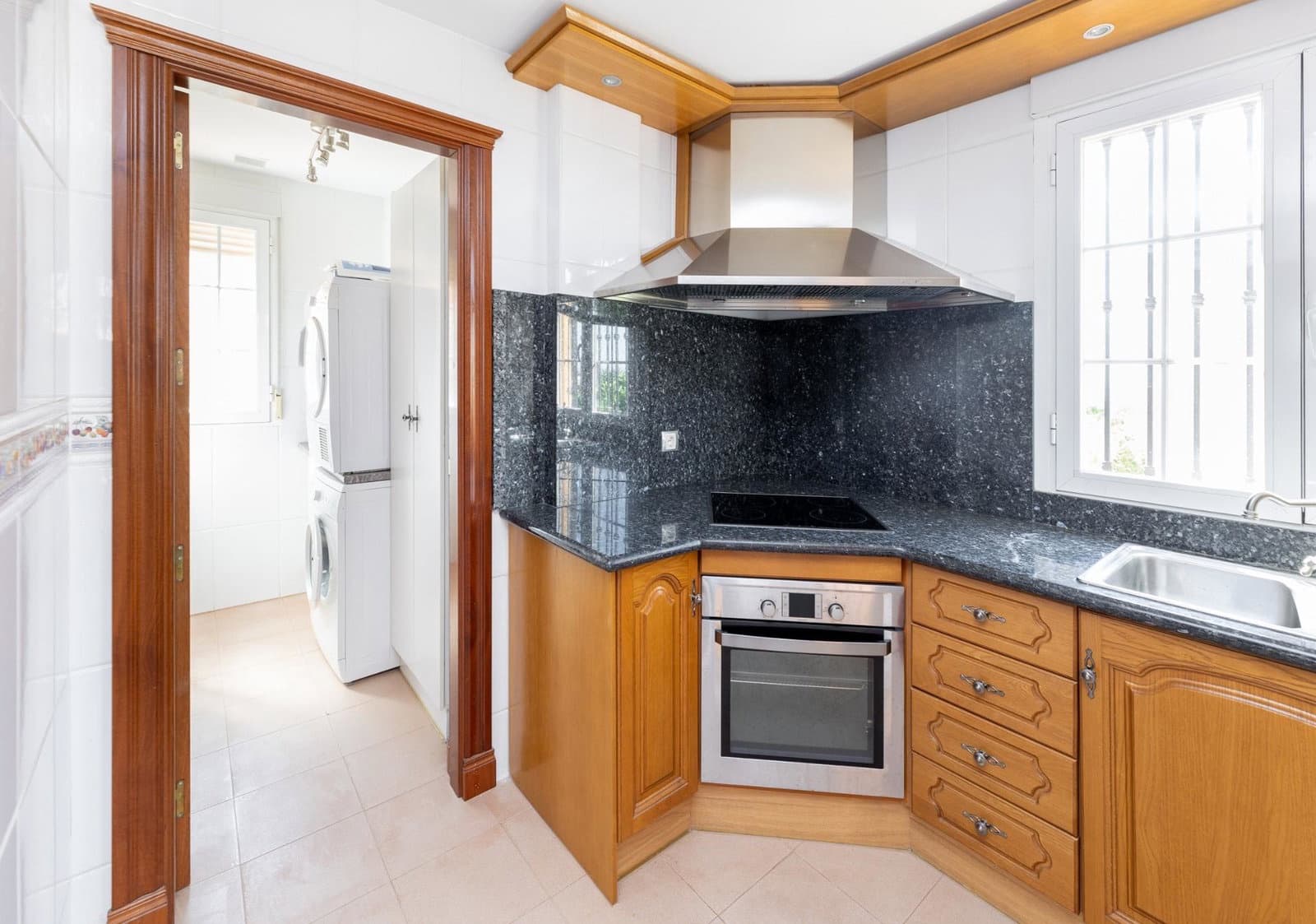 5 sovrum Villa till salu i Dilar med pool garage - 375 000 € (Ref: 9916585)