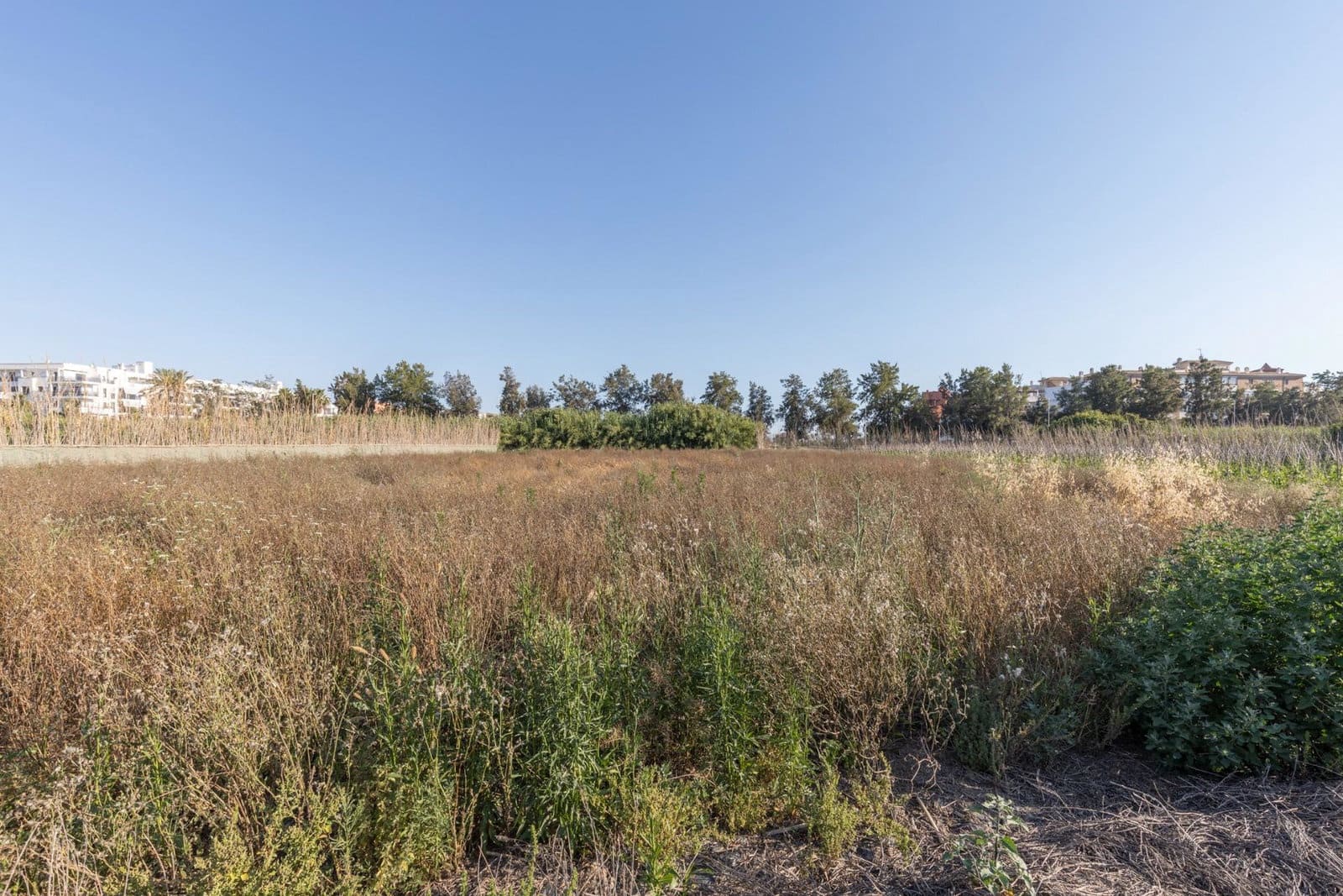 Grunde uden byggetilladelser til salg i Motril - € 70.000 (Ref: 9916586)