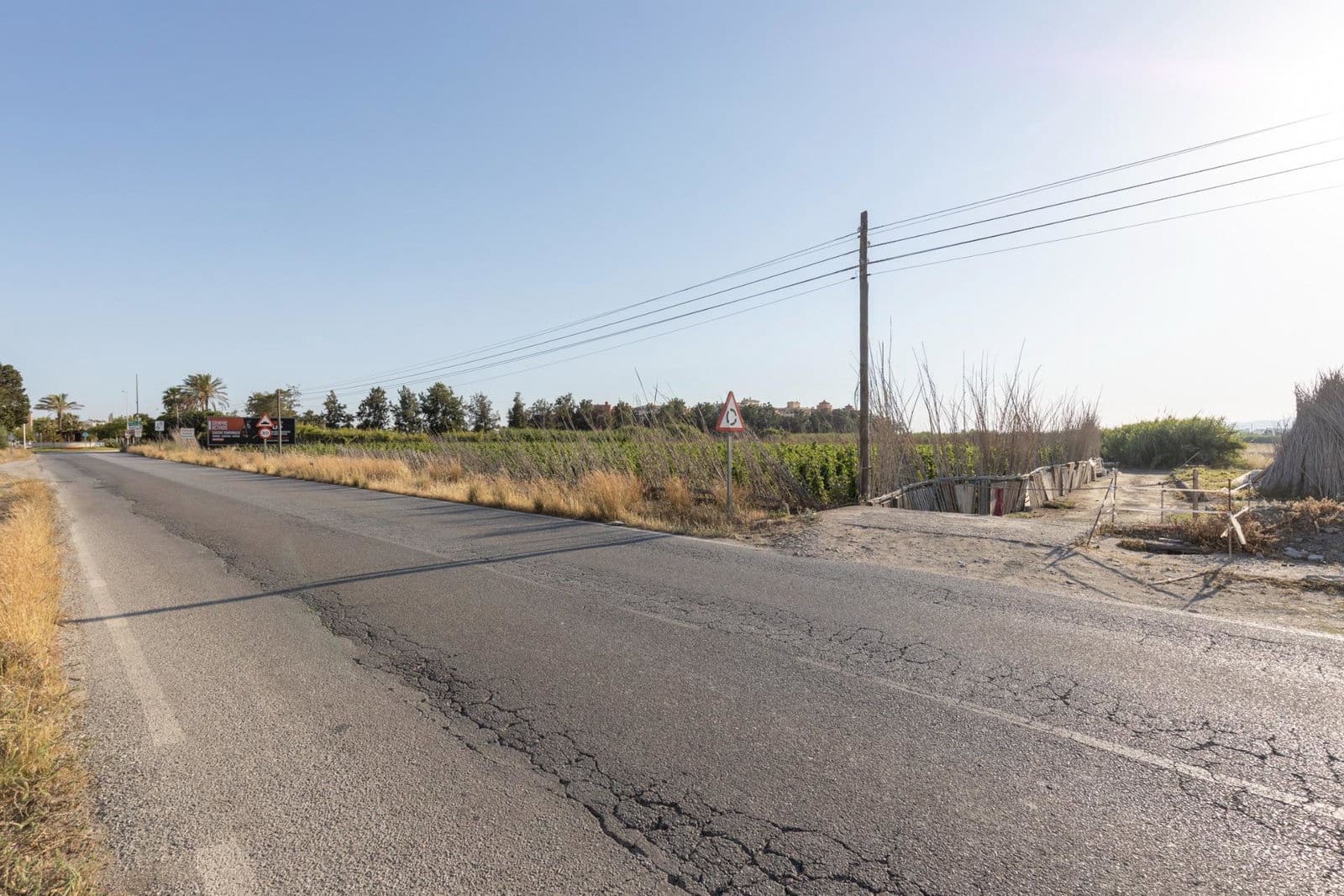 Grunde uden byggetilladelser til salg i Motril - € 70.000 (Ref: 9916586)