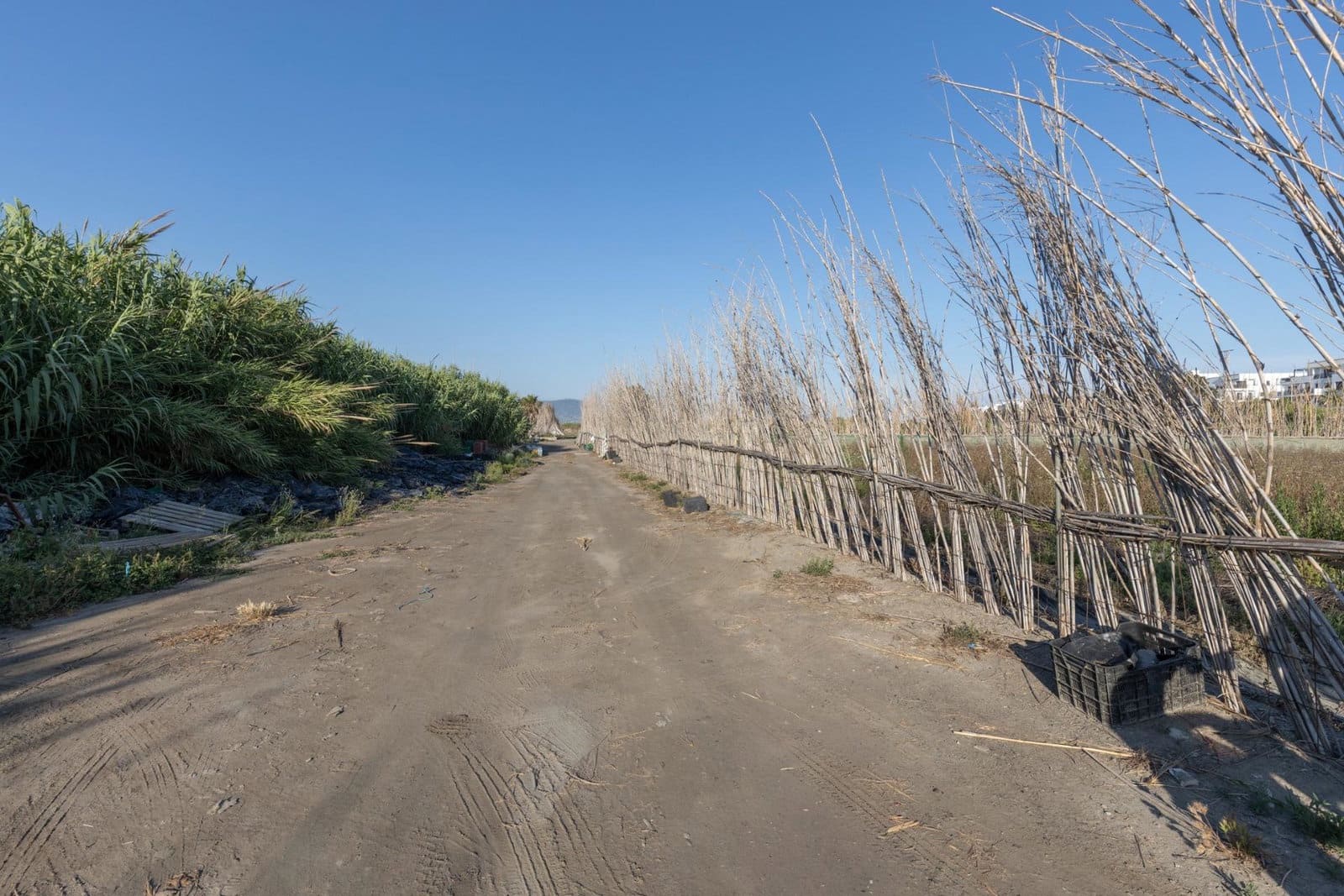 Grunde uden byggetilladelser til salg i Motril - € 70.000 (Ref: 9916586)