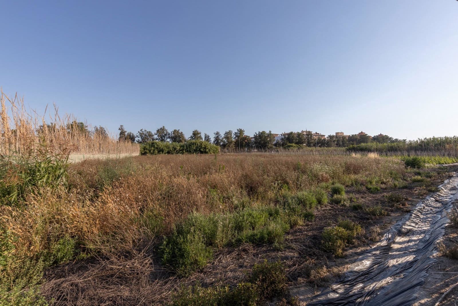 Grunde uden byggetilladelser til salg i Motril - € 70.000 (Ref: 9916586)