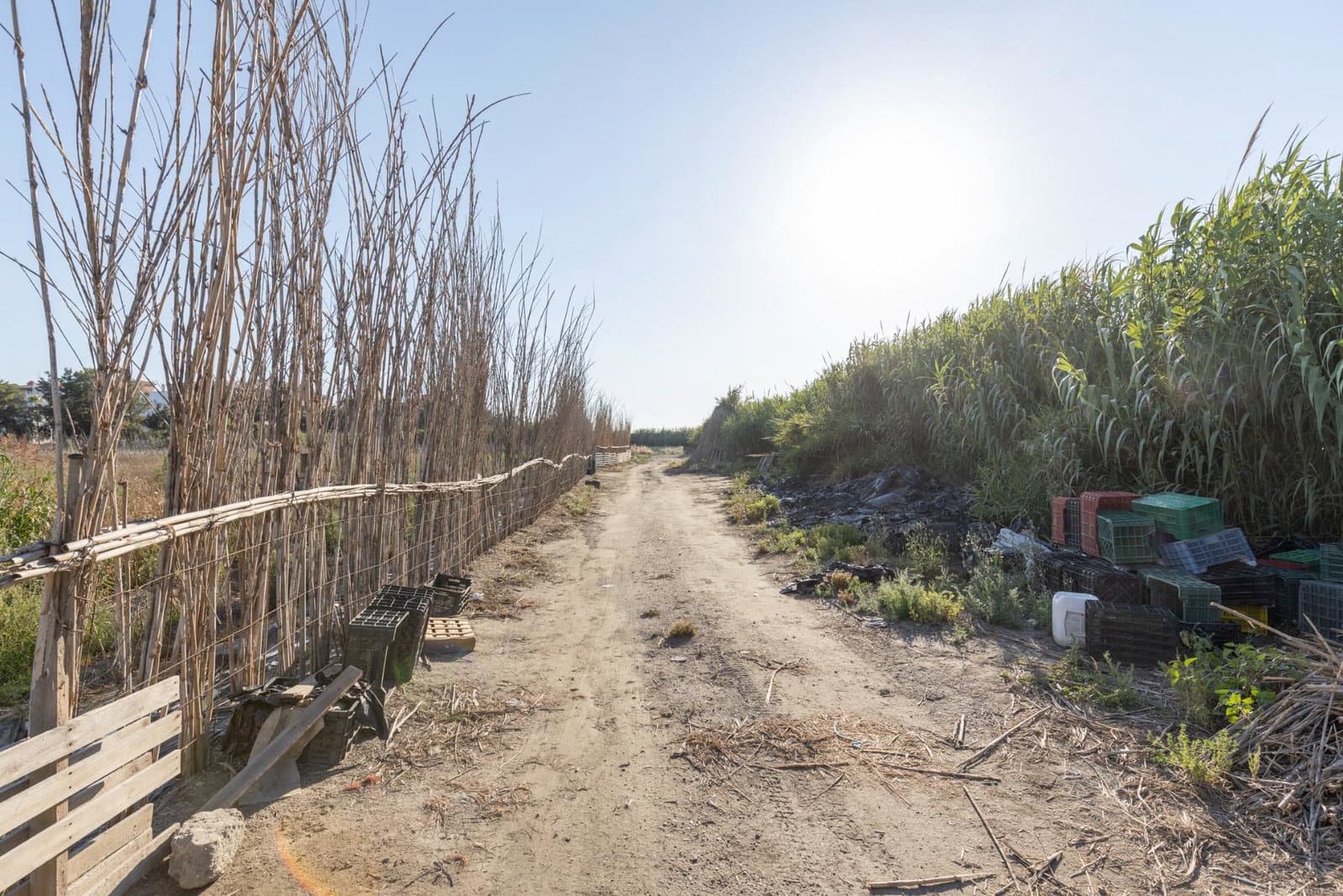 Grunde uden byggetilladelser til salg i Motril - € 70.000 (Ref: 9916586)