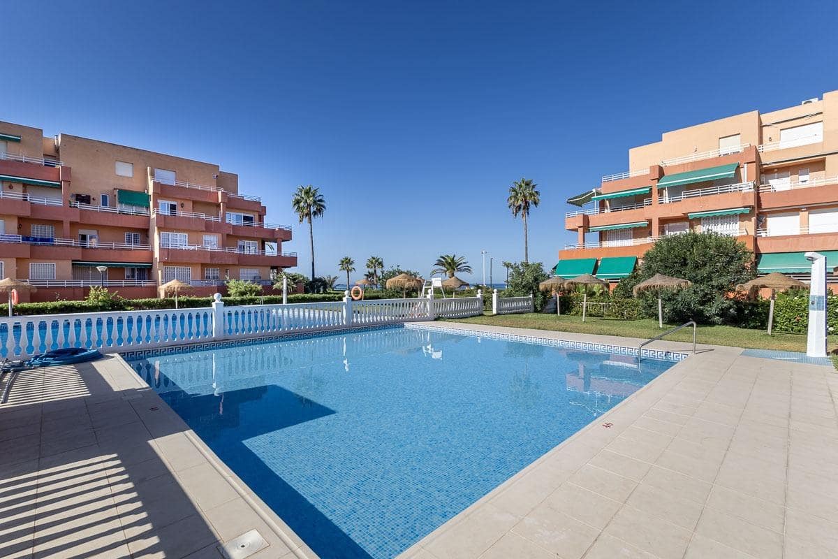 3 quarto Apartamento para venda em Salobrena com piscina - 259 000 € (Ref: 9916587)