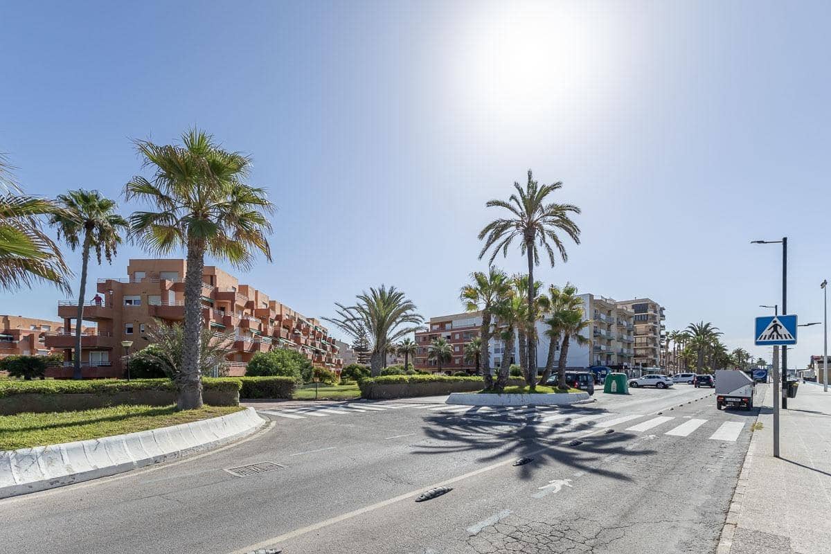 3 quarto Apartamento para venda em Salobrena com piscina - 259 000 € (Ref: 9916587)