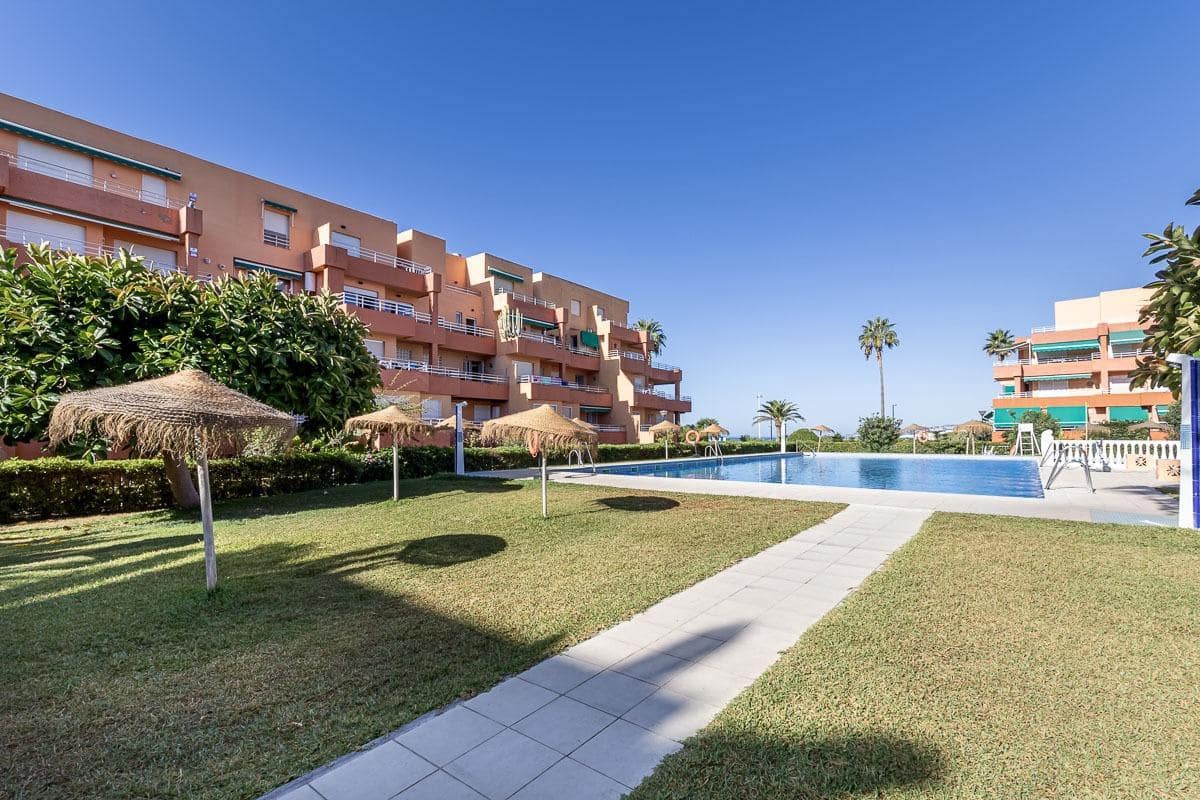 3 quarto Apartamento para venda em Salobrena com piscina - 259 000 € (Ref: 9916587)