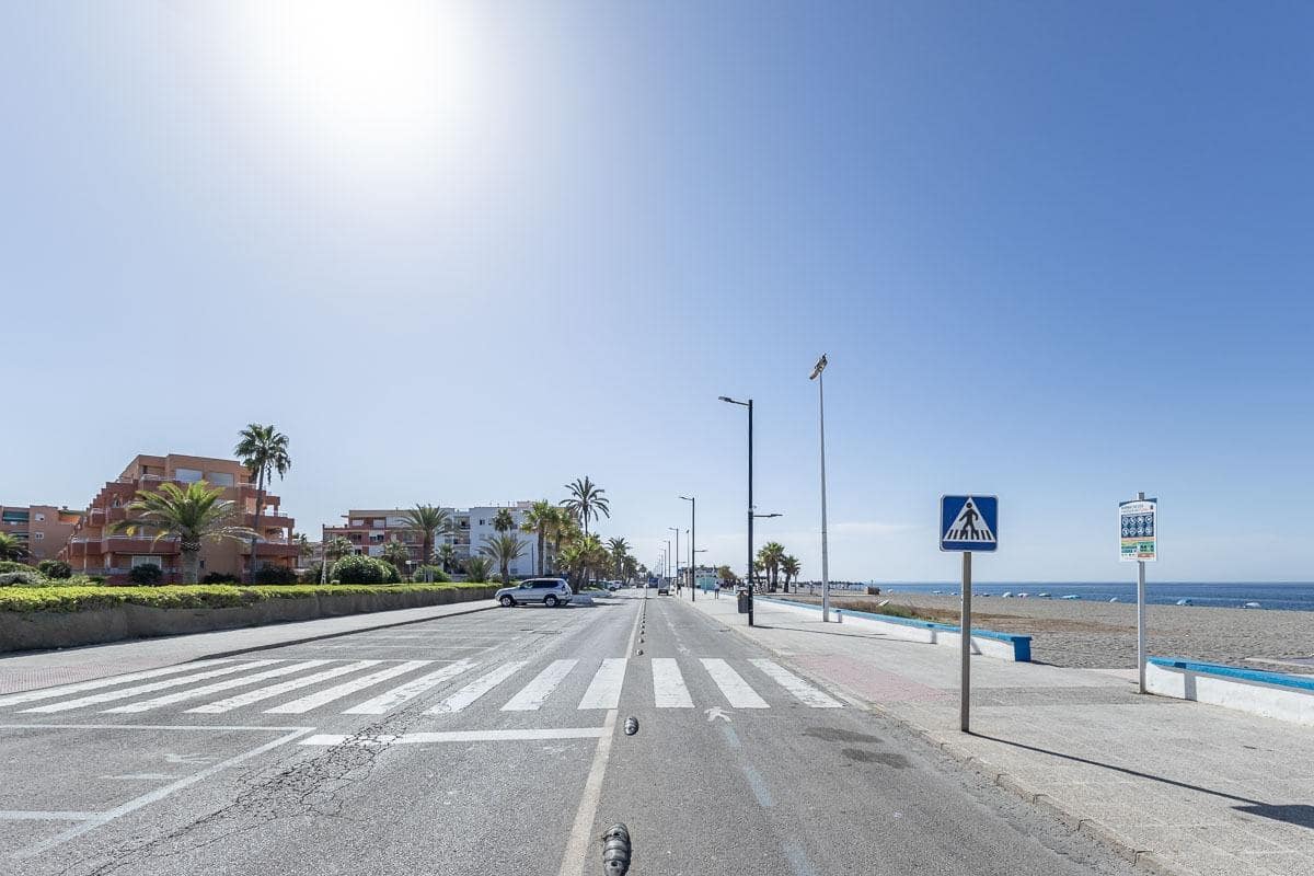 3 quarto Apartamento para venda em Salobrena com piscina - 259 000 € (Ref: 9916587)