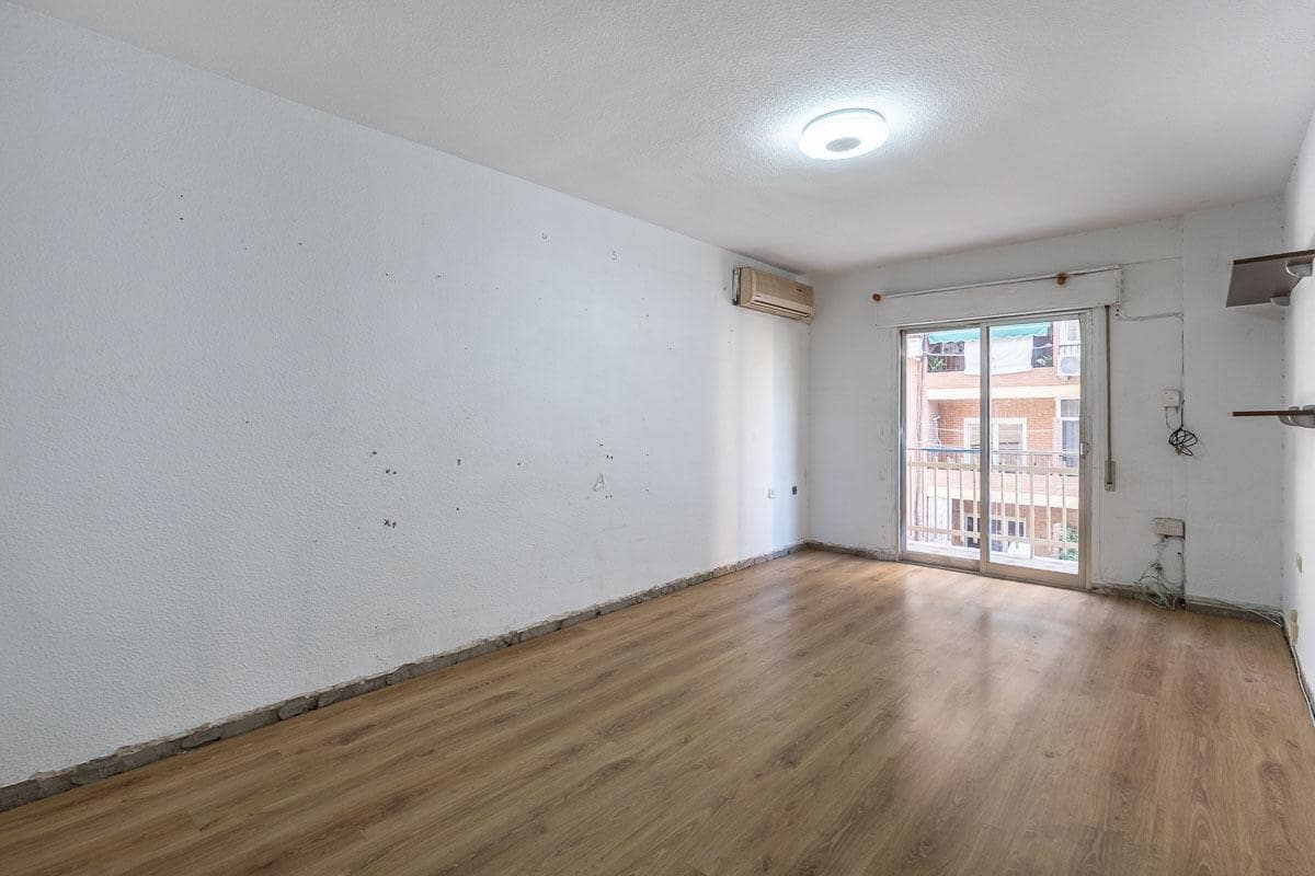3 slaapkamer Appartement te koop in Granada stad - € 229.000 (Ref: 9916589)