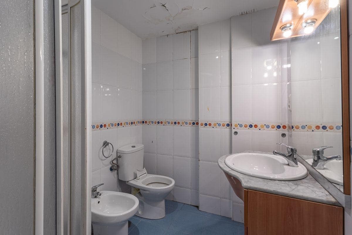 3 slaapkamer Appartement te koop in Granada stad - € 229.000 (Ref: 9916589)