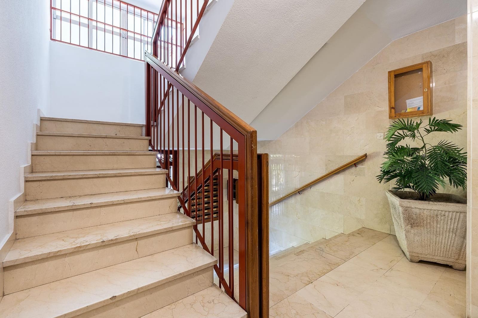 2 Zimmer Apartment zu verkaufen in Granada Stadt - 245.000 € (Ref: 9916590)