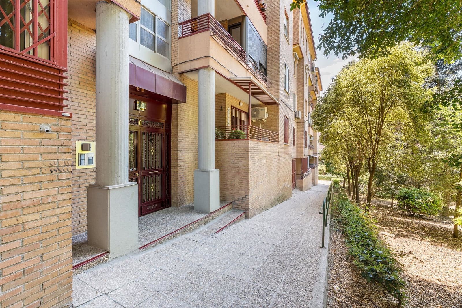 2 soveværelse Lejlighed til salg i Granada by - € 235.000 (Ref: 9916590)
