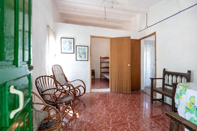 2 bedroom Finca/Country House for sale in Moraleda de Zafayona with garage - € 79,900 (Ref: 9916591)