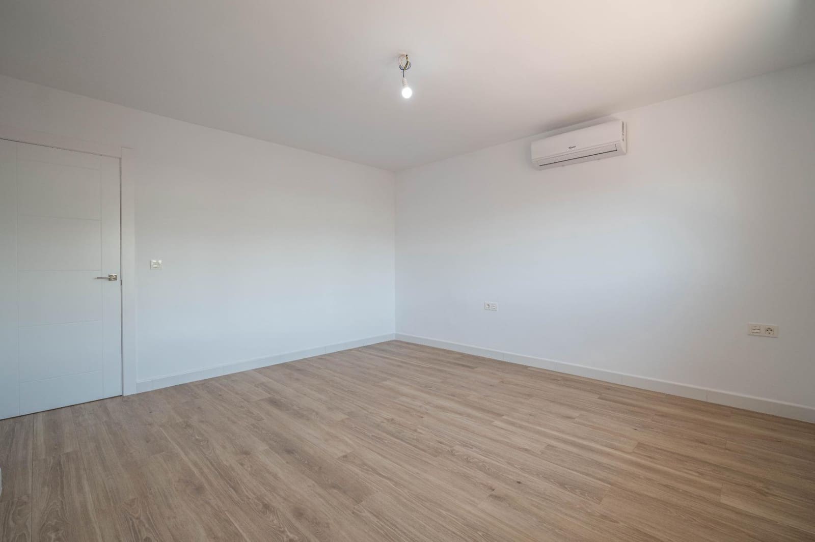 4 slaapkamer Penthouse te koop in Granada stad - € 575.000 (Ref: 9916593)