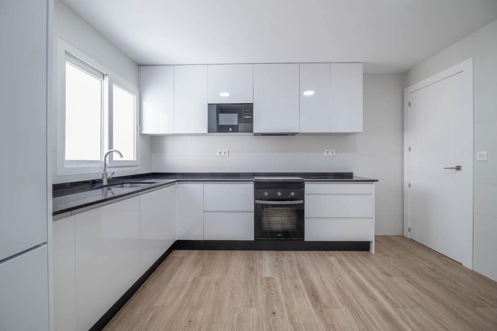 4 slaapkamer Penthouse te koop in Granada stad - € 575.000 (Ref: 9916593)