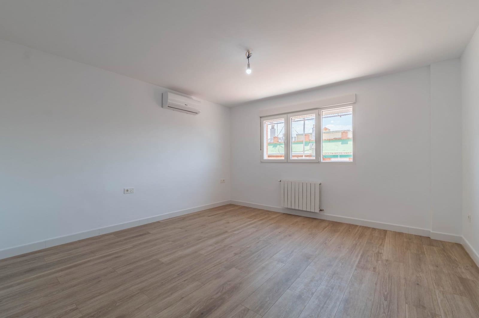 4 slaapkamer Penthouse te koop in Granada stad - € 575.000 (Ref: 9916593)