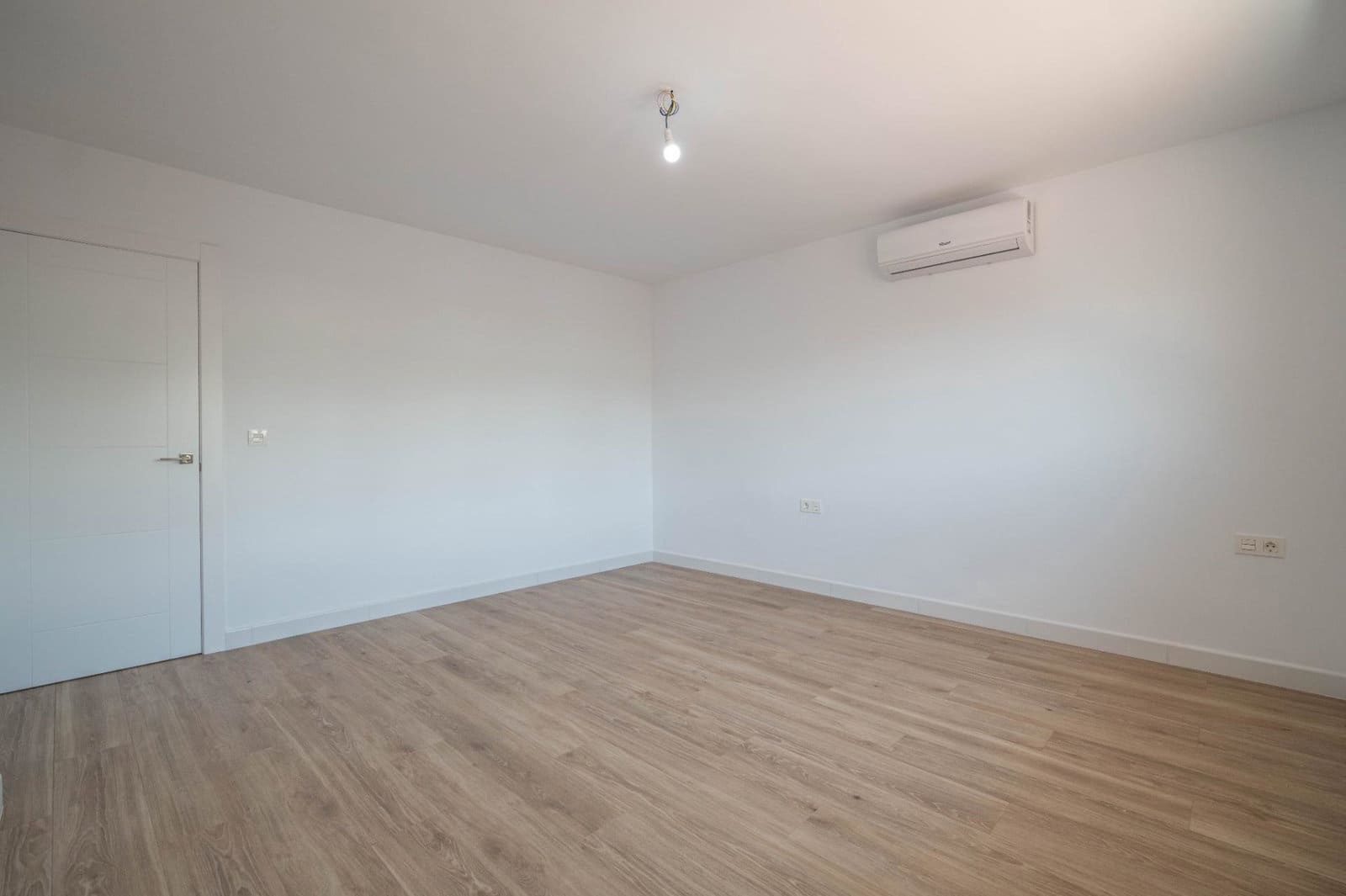 4 slaapkamer Penthouse te koop in Granada stad - € 575.000 (Ref: 9916593)