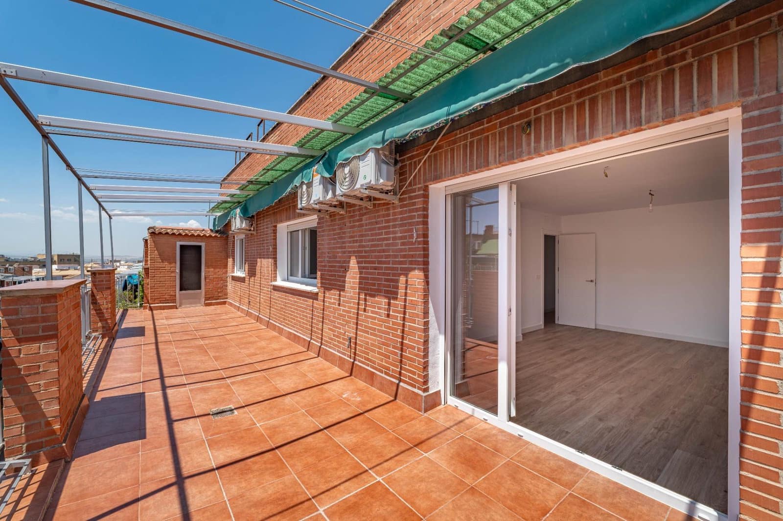 4 slaapkamer Penthouse te koop in Granada stad - € 575.000 (Ref: 9916593)