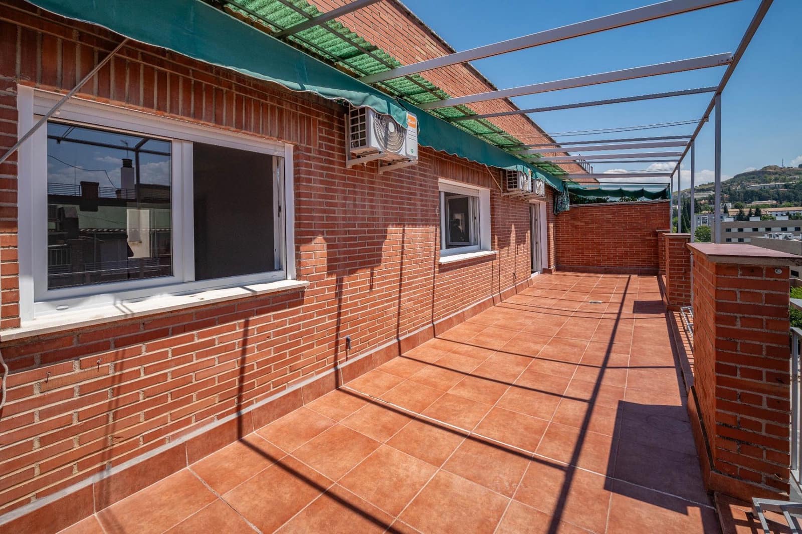 4 slaapkamer Penthouse te koop in Granada stad - € 575.000 (Ref: 9916593)