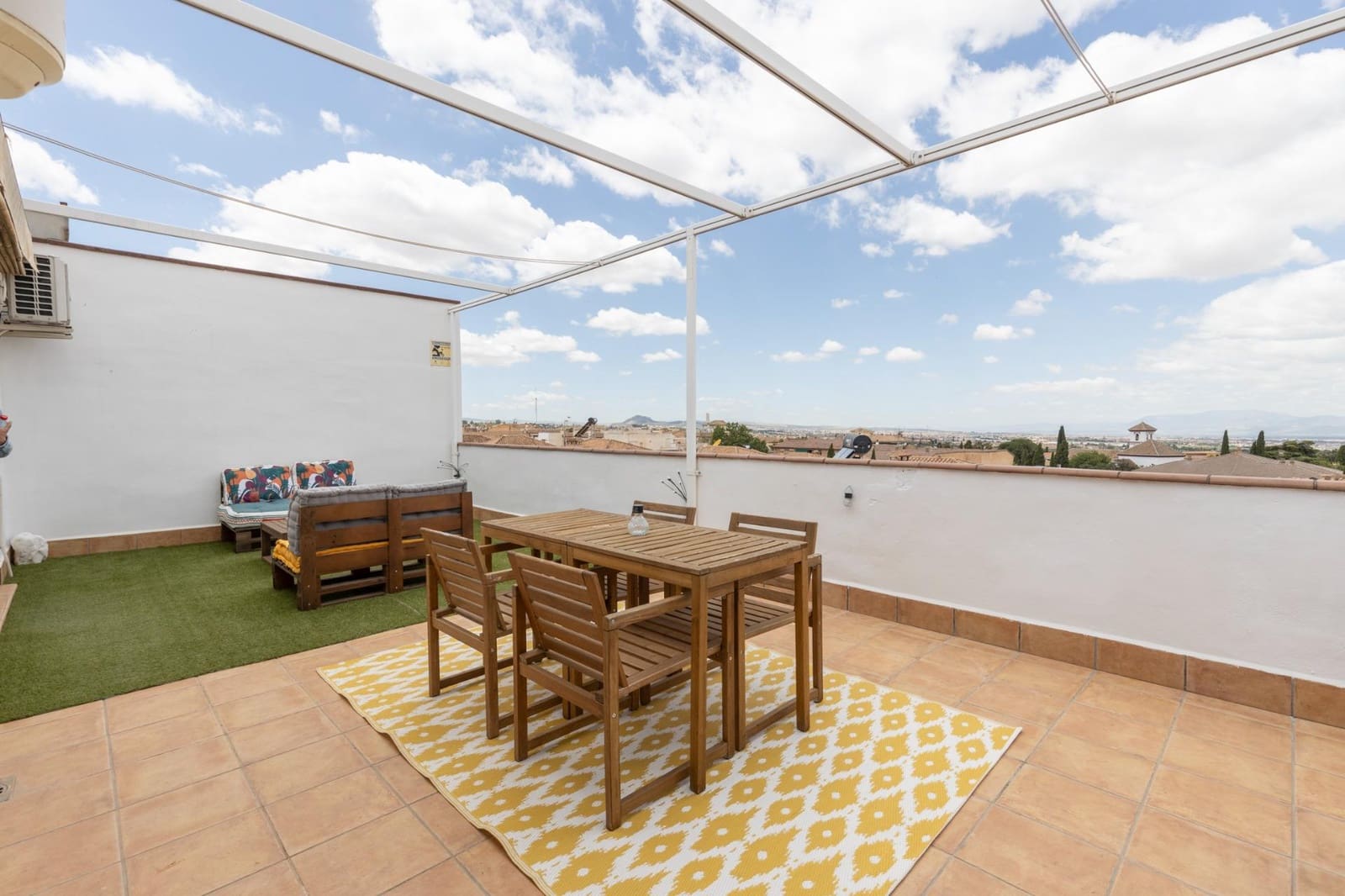 2 slaapkamer Penthouse te koop in La Zubia met garage - € 265.000 (Ref: 9916594)