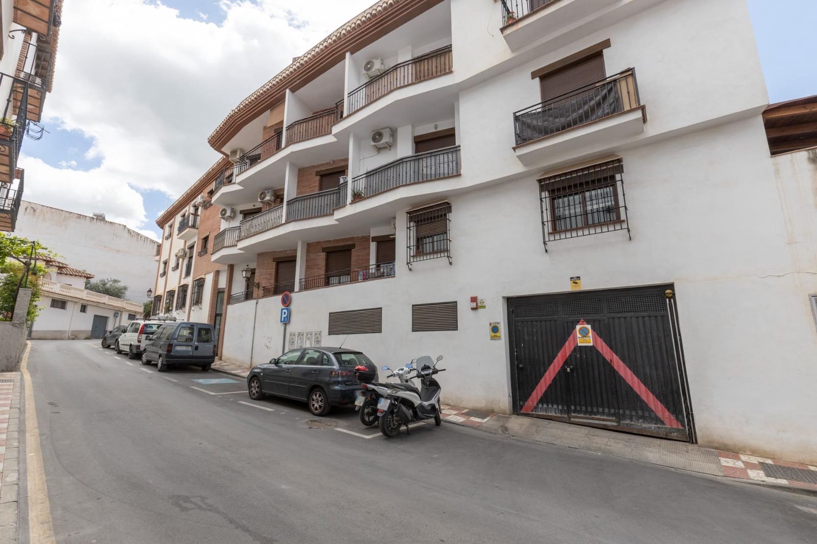 2 slaapkamer Penthouse te koop in La Zubia met garage - € 265.000 (Ref: 9916594)