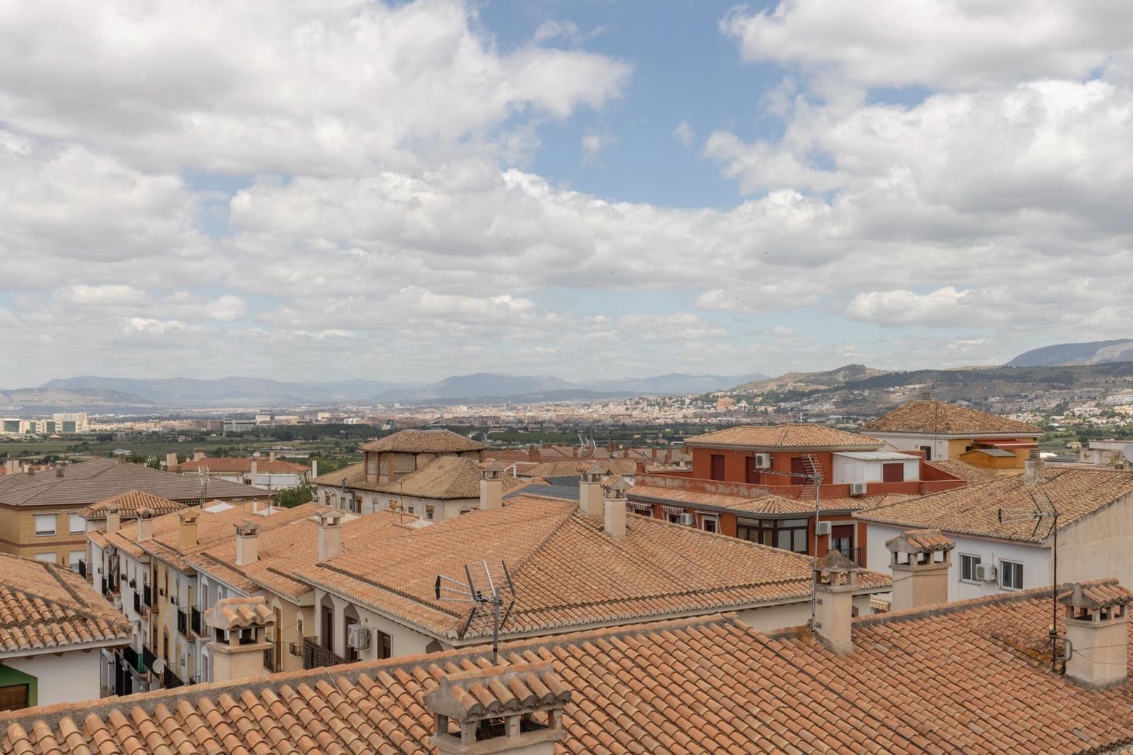 2 slaapkamer Penthouse te koop in La Zubia met garage - € 265.000 (Ref: 9916594)