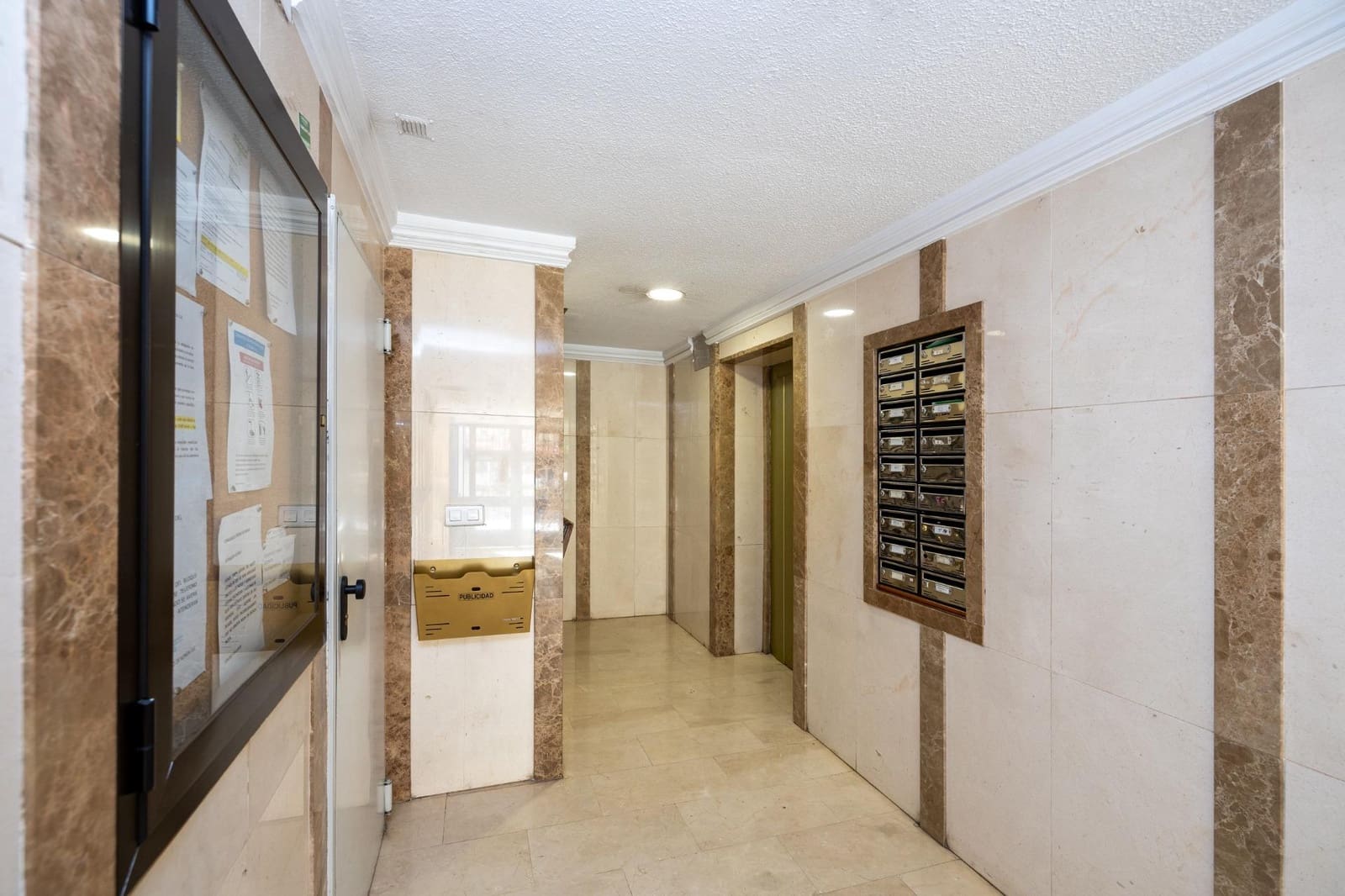 6 slaapkamer Appartement te koop in Granada stad - € 259.000 (Ref: 9916595)