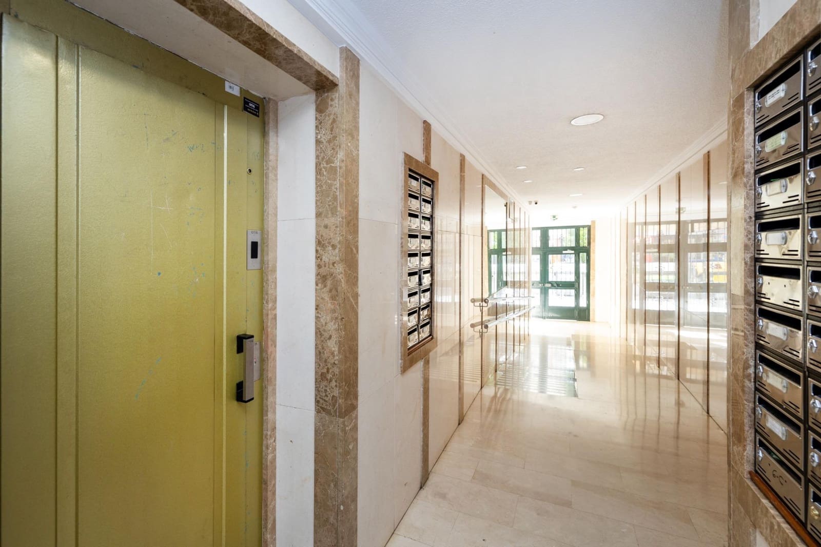 6 slaapkamer Appartement te koop in Granada stad - € 259.000 (Ref: 9916595)