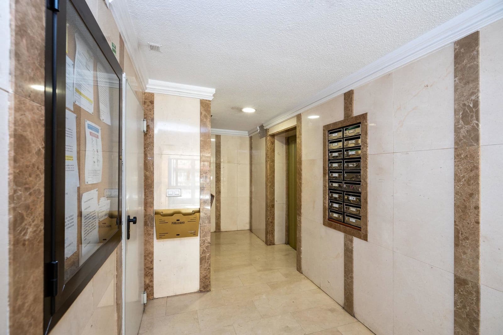 6 slaapkamer Appartement te koop in Granada stad - € 259.000 (Ref: 9916595)