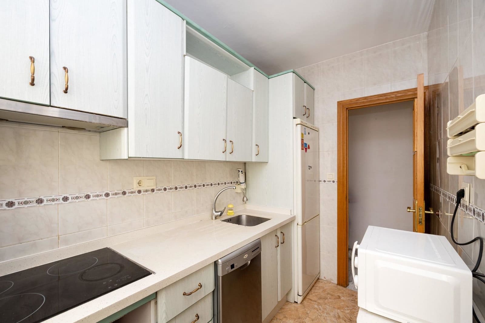 6 slaapkamer Appartement te koop in Granada stad - € 259.000 (Ref: 9916595)